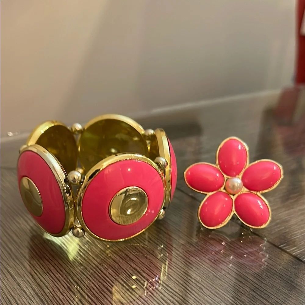 Vintage Acrylic Pink & Gold-tone Stretch Bracelet & Ring